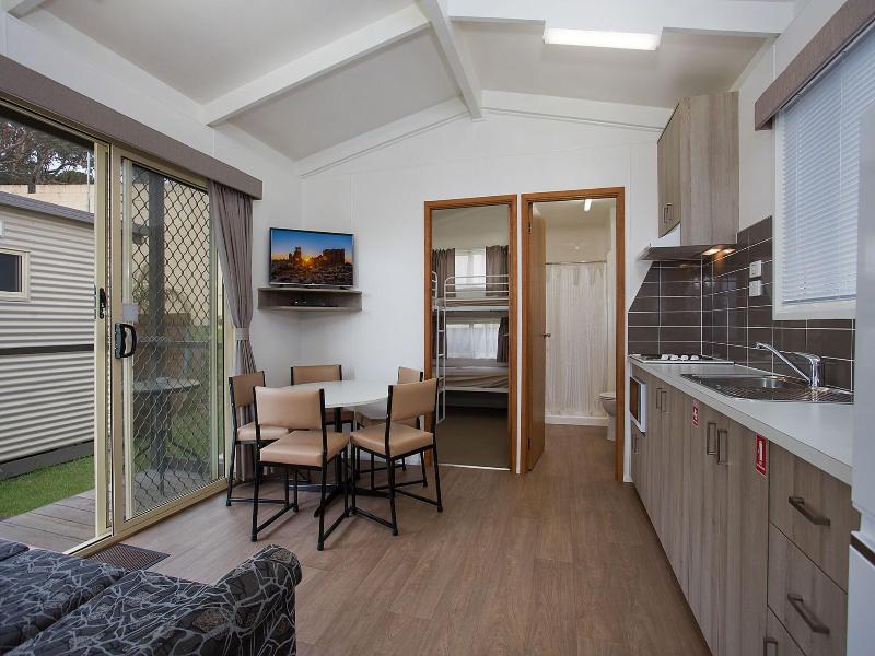 Warrnambool Motel And Holiday Park