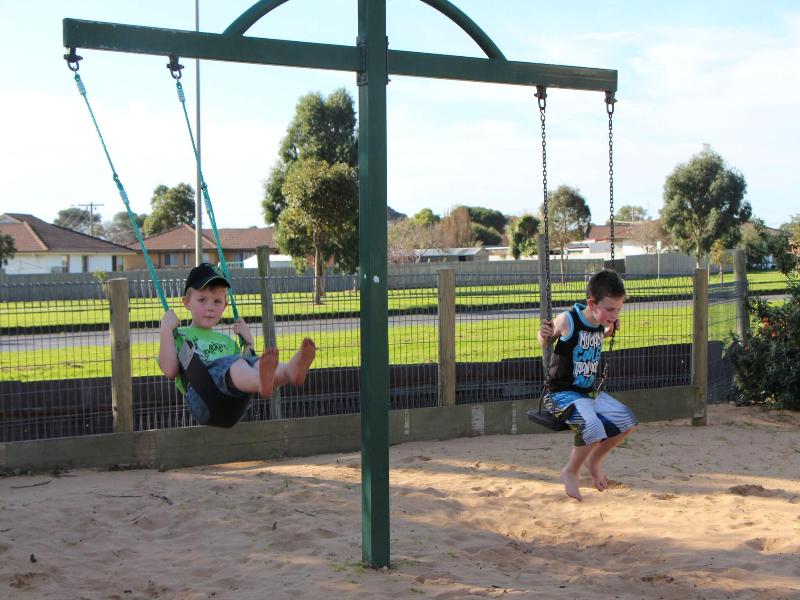 Warrnambool Motel And Holiday Park