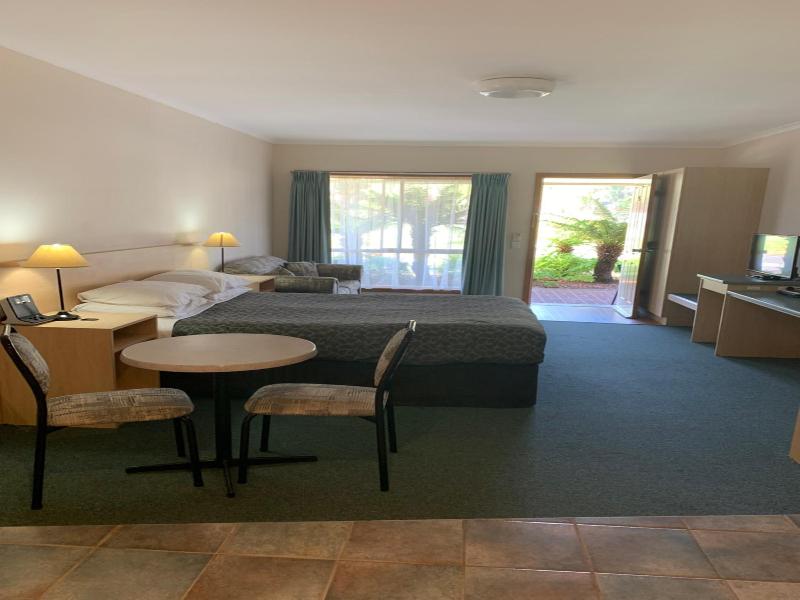 Arthur Phillip Motor Inn image