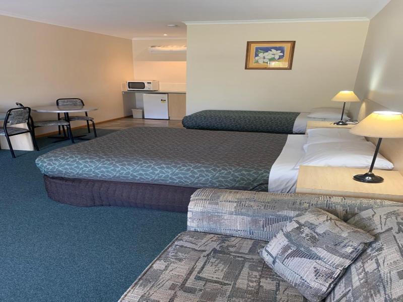 Arthur Phillip Motor Inn image
