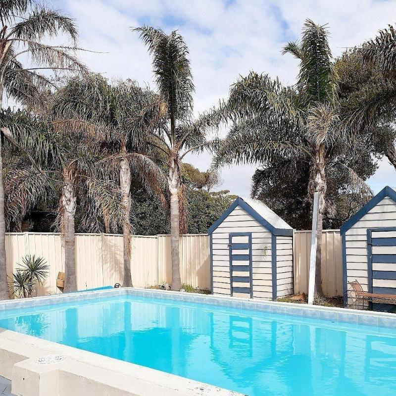 Rosebud Motel image