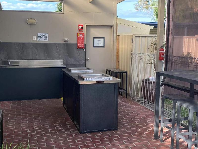 Rosebud Motel image