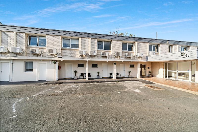Carlton Suites image