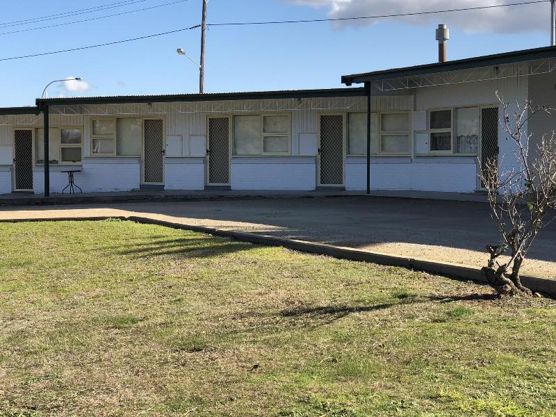 Green Door Motel
