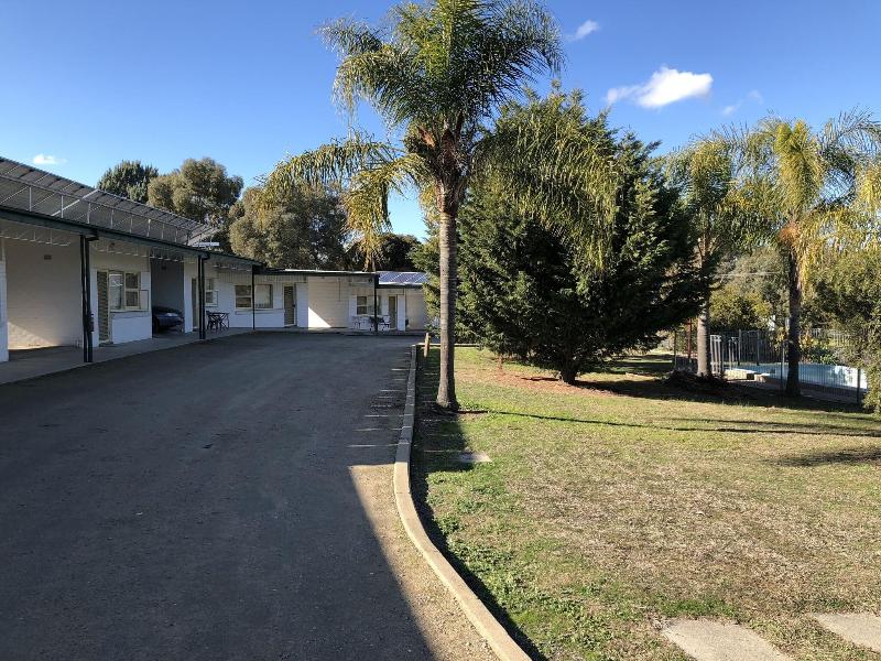 Green Door Motel