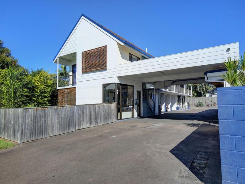 Moffat Beach Motel Caloundra image