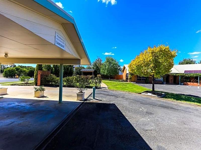 Country Roads Motor Inn Naracoorte image