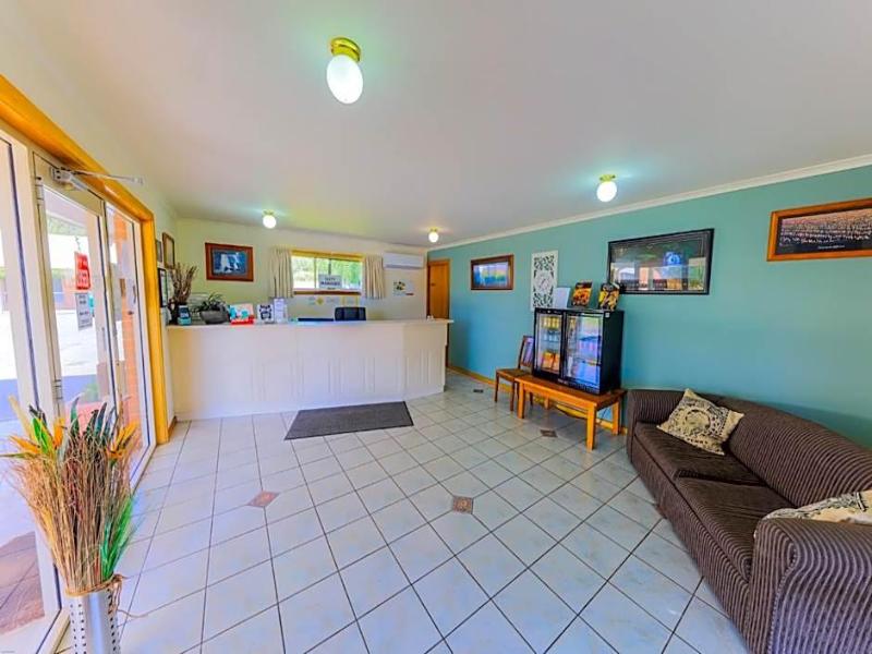 Country Roads Motor Inn Naracoorte image