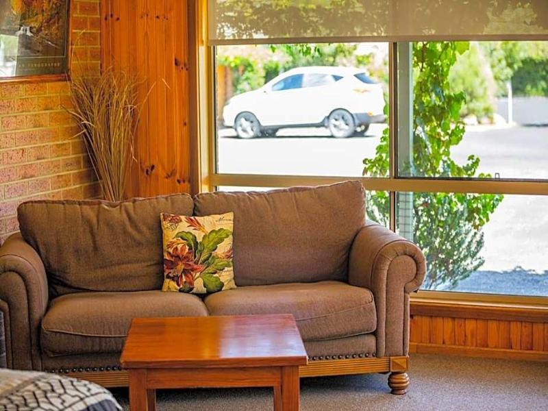 Country Roads Motor Inn Naracoorte image