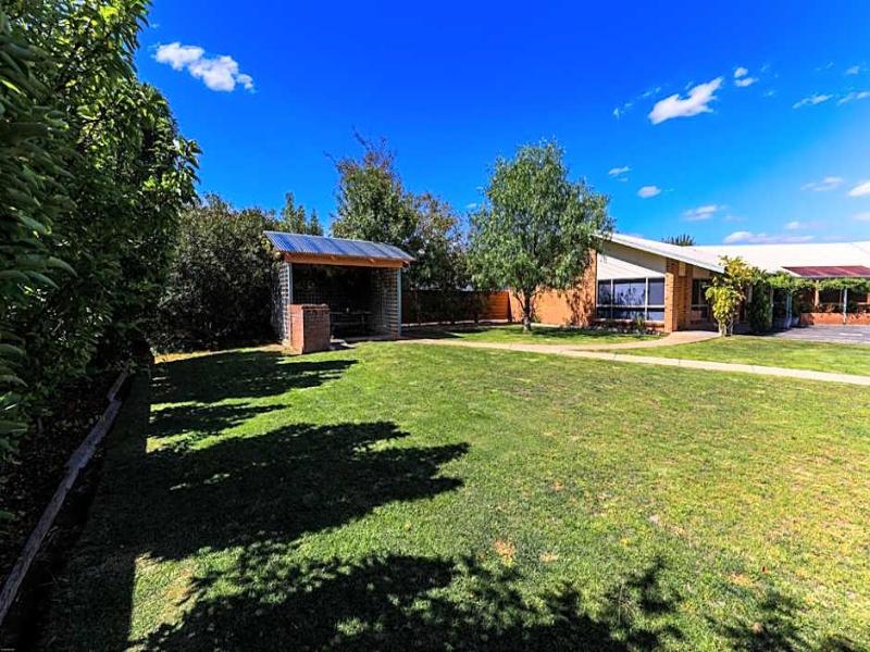 Country Roads Motor Inn Naracoorte image
