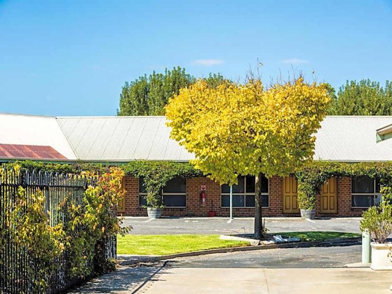 Country Roads Motor Inn Naracoorte image