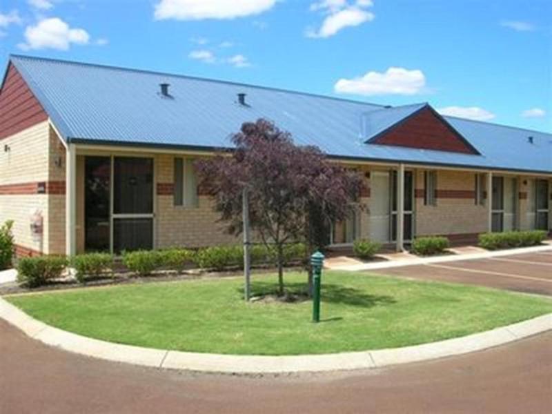 Collie Ridge Motel image