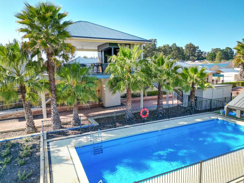 Collie Ridge Motel image