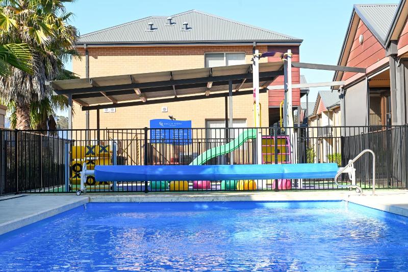 Collie Ridge Motel image