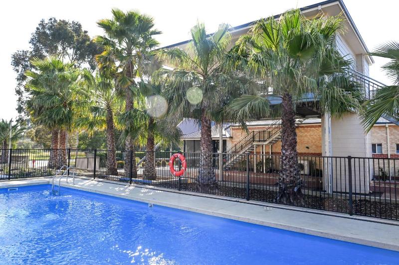 Collie Ridge Motel image