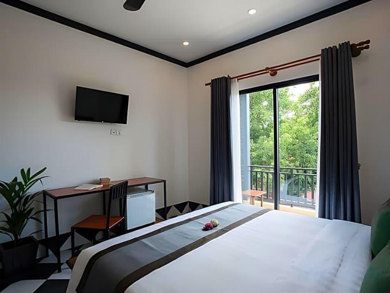 Noni Tree Hostel image