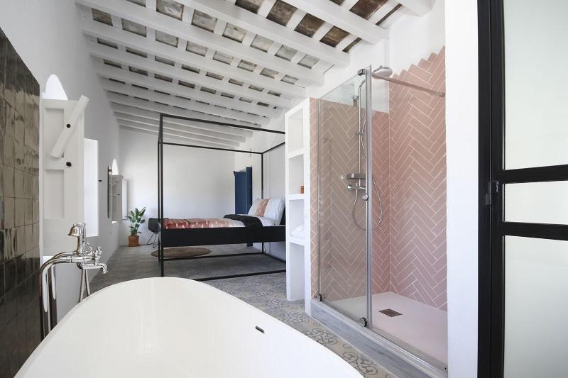 Casa Bonhomía - Adults Only image