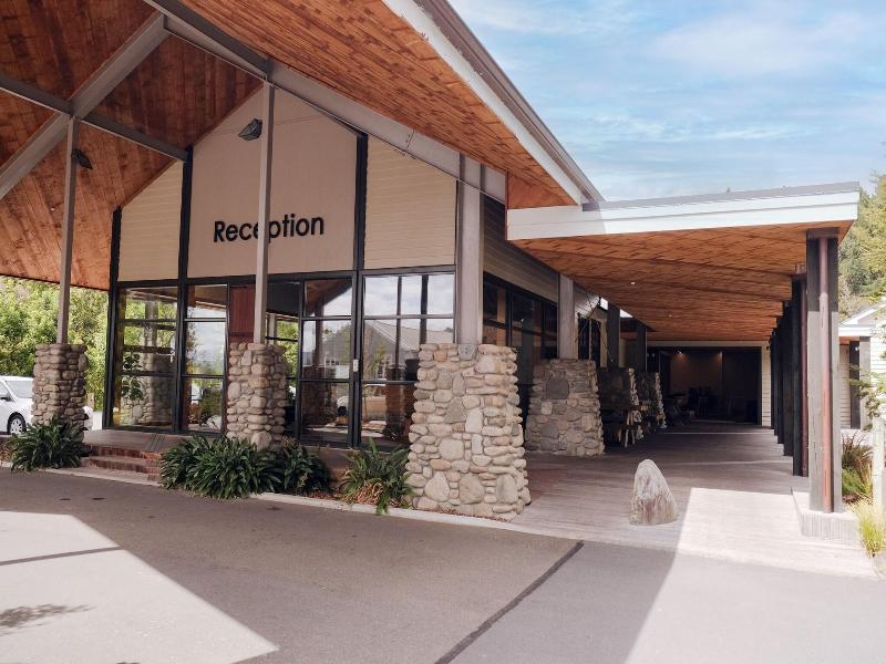 Silverstream Retreat, Stokes Valley