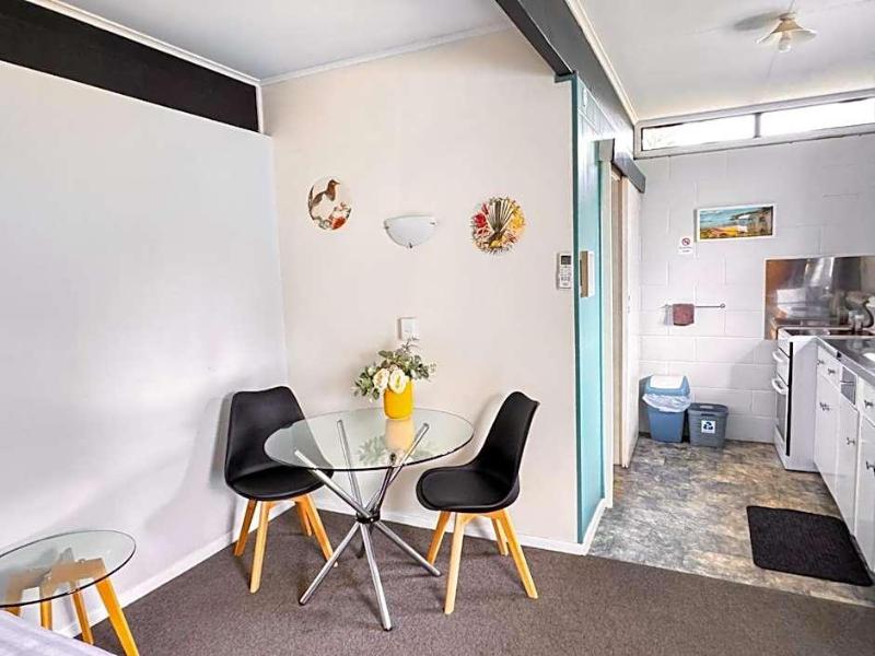 Waikanae Beach Motel image