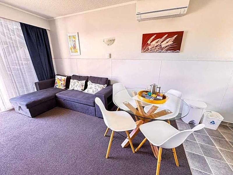 Waikanae Beach Motel image