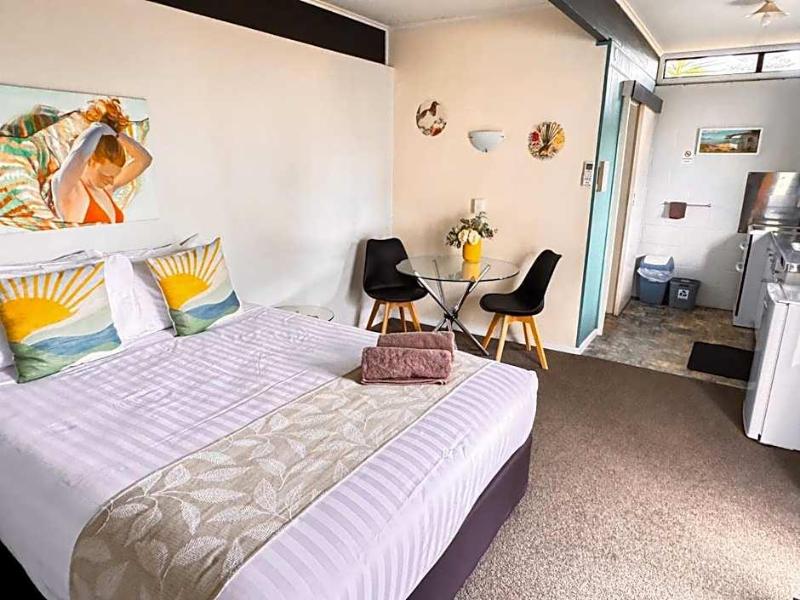 Waikanae Beach Motel image