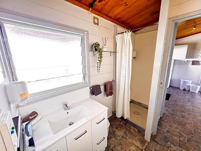Waikanae Beach Motel image