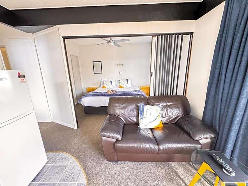 Waikanae Beach Motel image