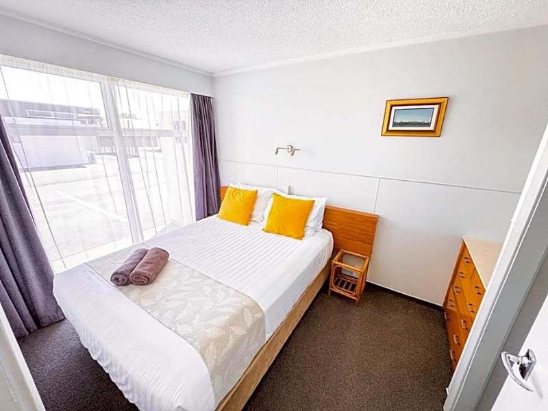 Waikanae Beach Motel image