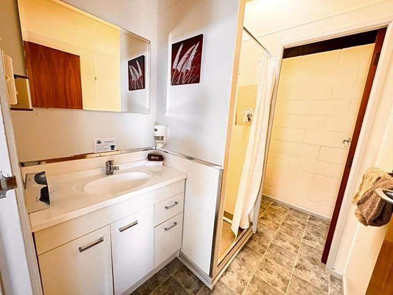 Waikanae Beach Motel image