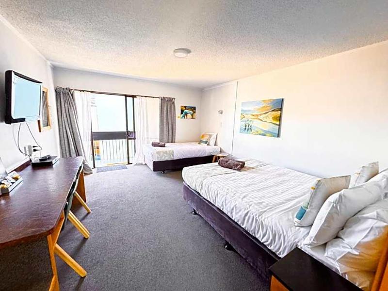 Waikanae Beach Motel image