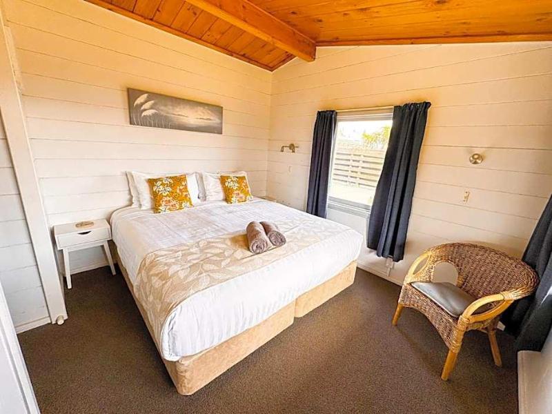Waikanae Beach Motel image