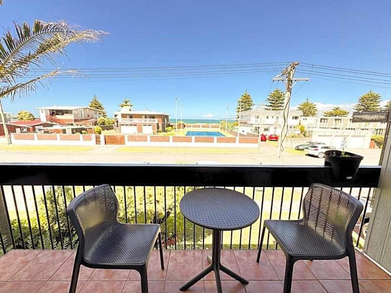 Waikanae Beach Motel image