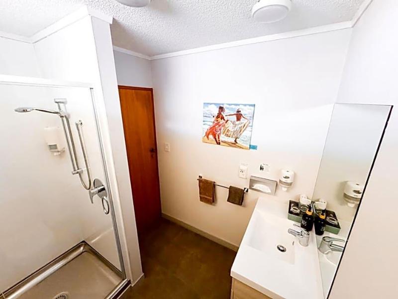 Waikanae Beach Motel image