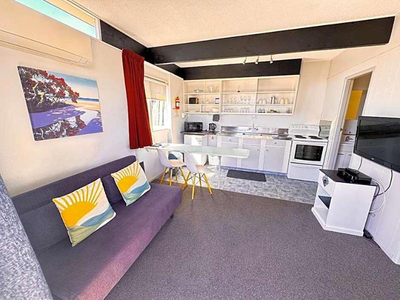 Waikanae Beach Motel image