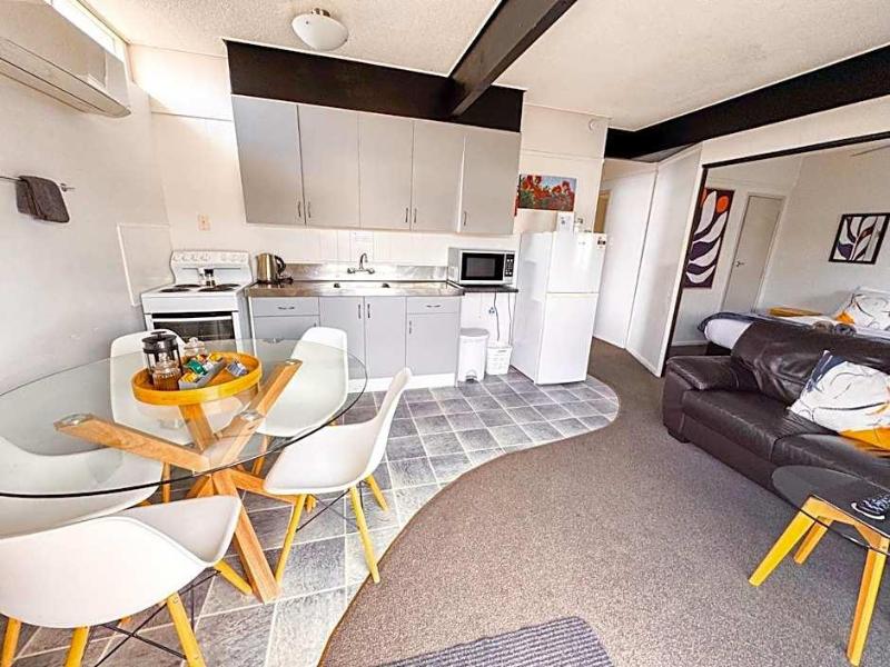 Waikanae Beach Motel image