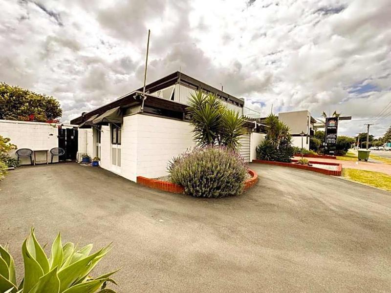 Waikanae Beach Motel image