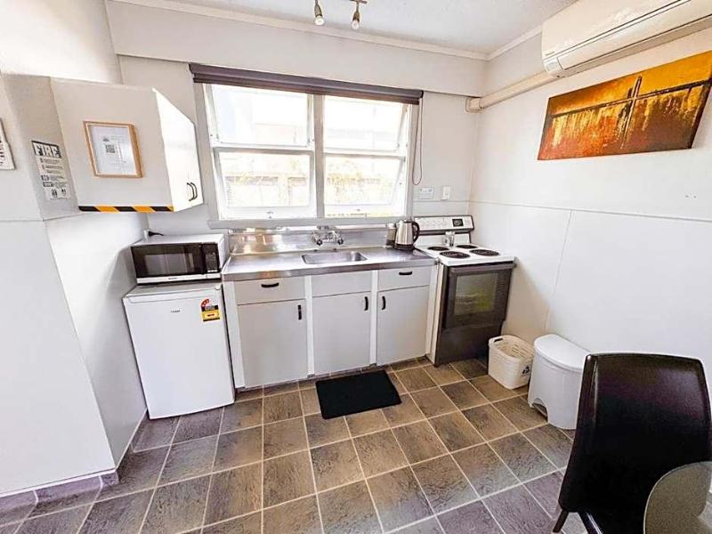 Waikanae Beach Motel image