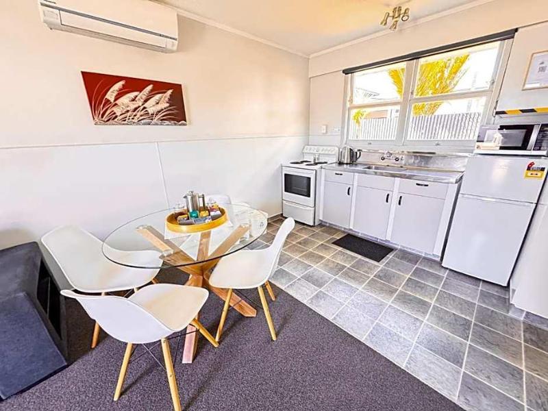 Waikanae Beach Motel image