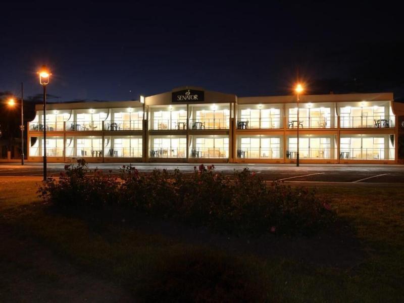 Senator Motor Inn image
