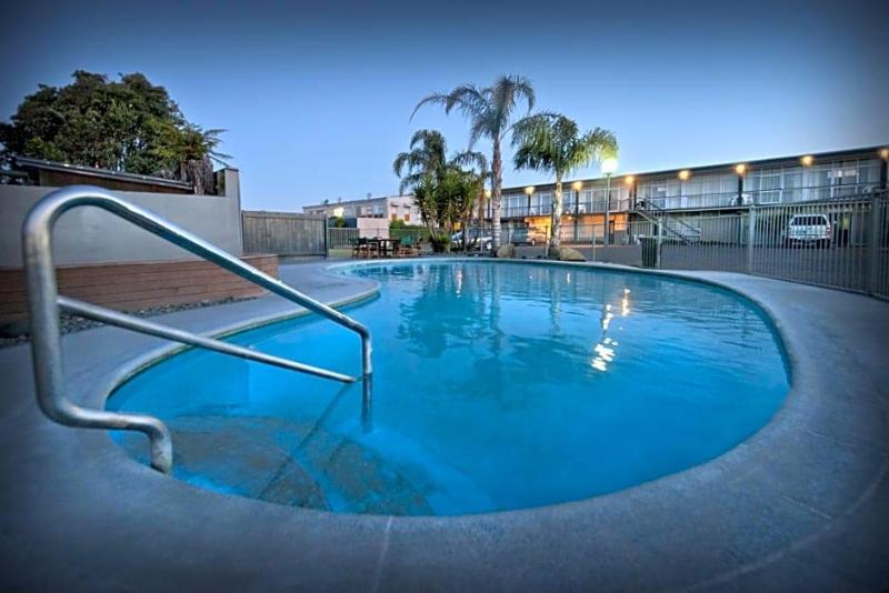 Aura Accommodation image