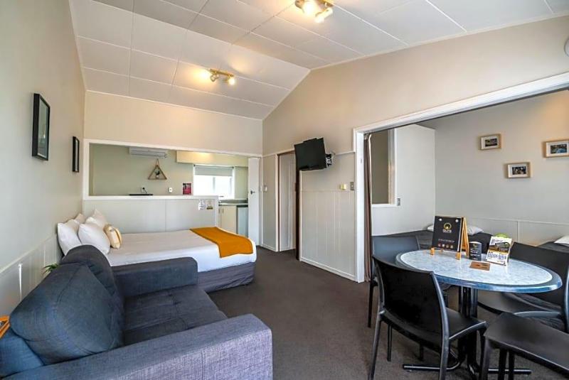 Aura Accommodation image