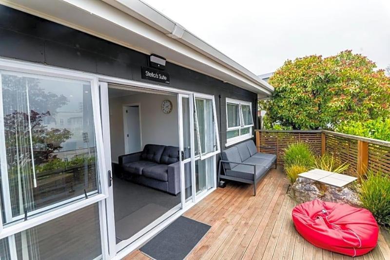 Aura Accommodation image