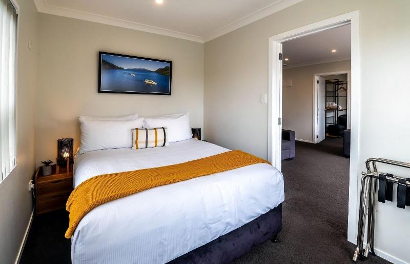 Aura Accommodation image