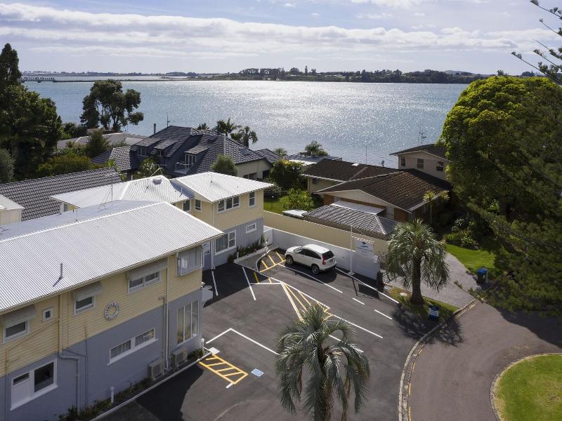 Asure Harbour View Motel