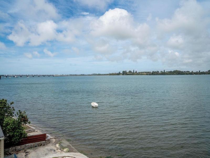 Asure Harbour View Motel