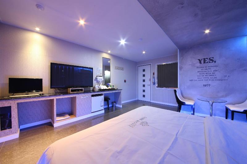 Star Motel image
