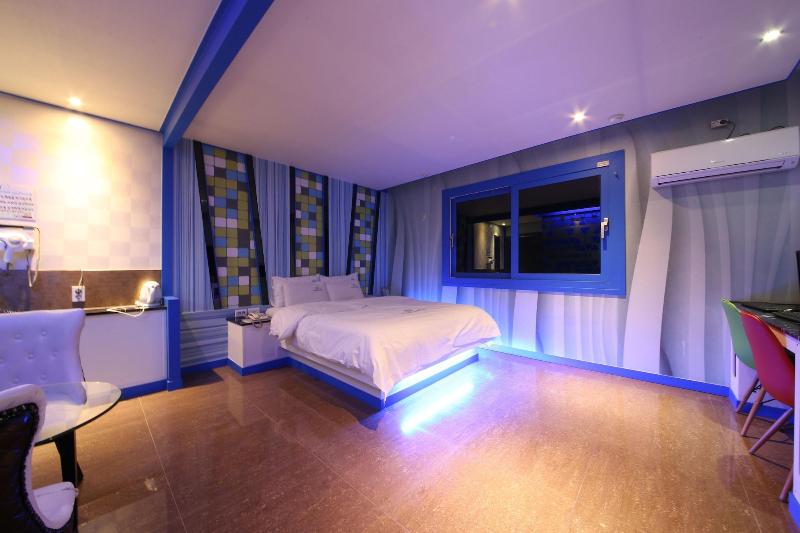 Star Motel image