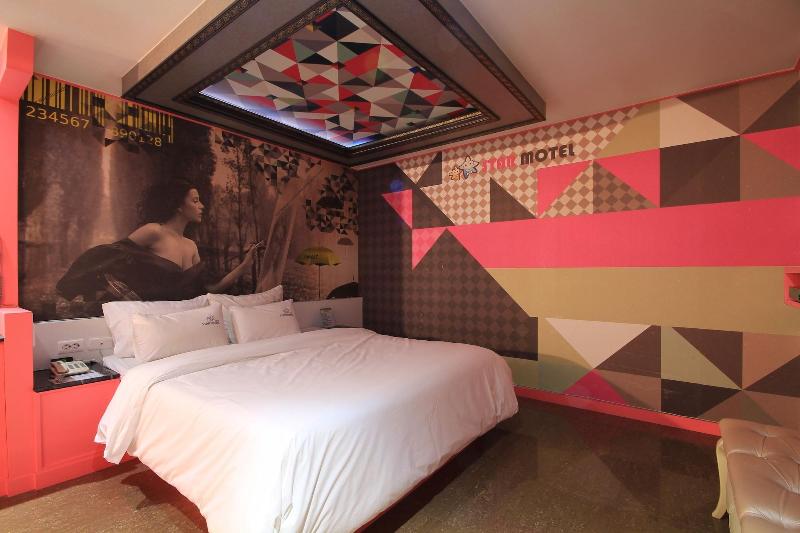 Star Motel image