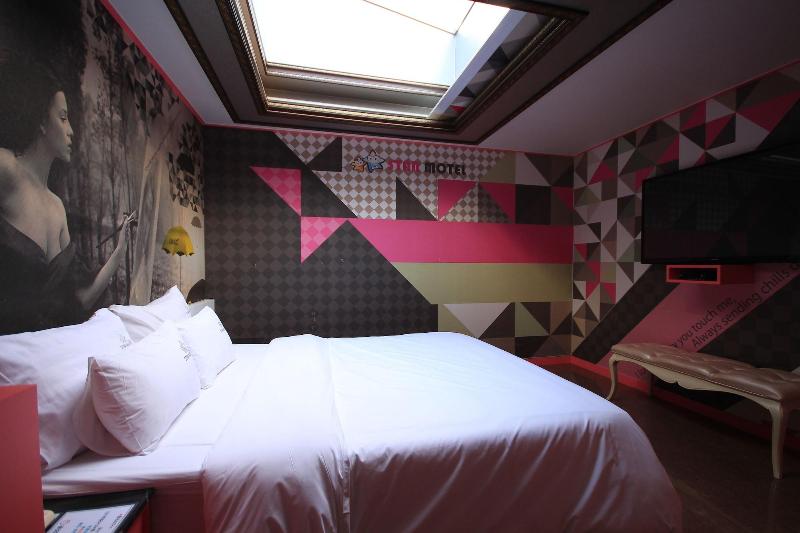 Star Motel image
