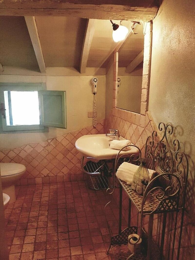Tenuta Col Di Sasso image